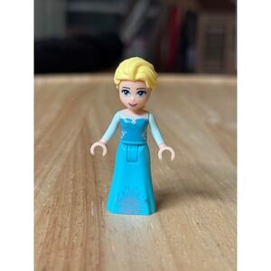 Lego Disney Frozen Elsa Minifigure, no cape‎
